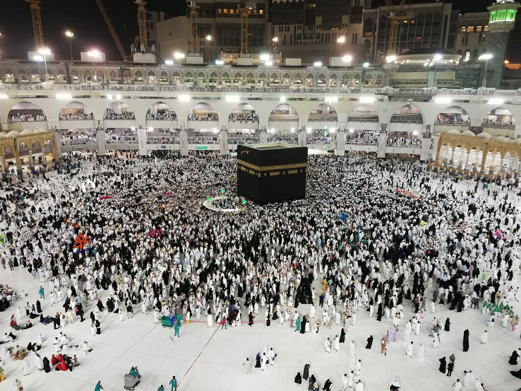 ادعاء أن الكعبة ومكة هي مركز الأرض ومركز الجاذبية - زائف فتبينوا