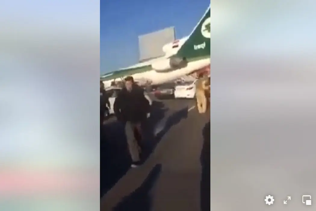 ادعاء طائرة تهبط اضطراريا الخطوط العراقية في الشوارع مضلل فتبينوا
