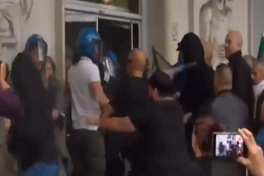 ادعاء احتجاجات في إيطاليا