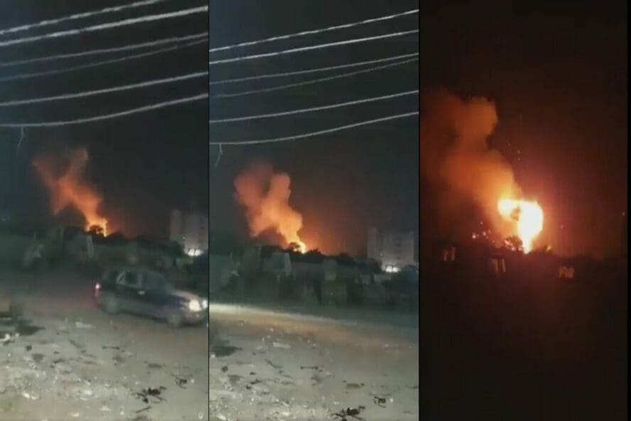 قصف مطار صنعاء