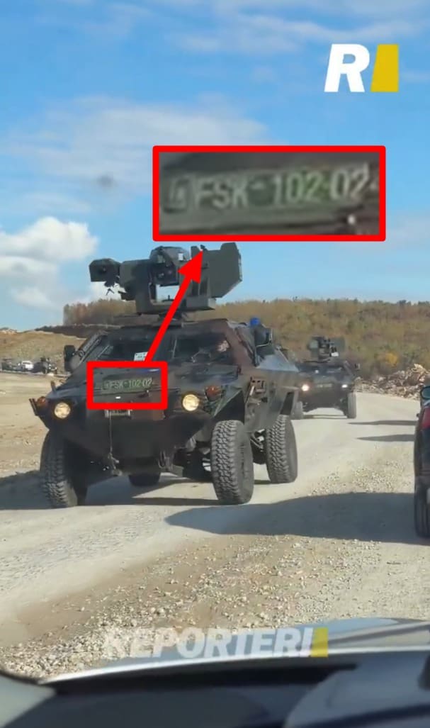 لقطة شاشة من المقطع توضح ظهور أحرف FSK على لوحة تسجيل إحدى الآليات